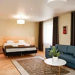 Doenhoff Apartmanhotel 4*