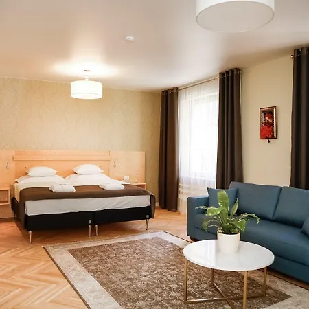 Doenhoff Apartahotel 4*