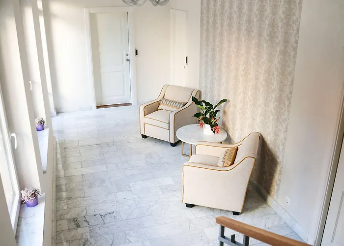 Doenhoff Aparthotel 4*